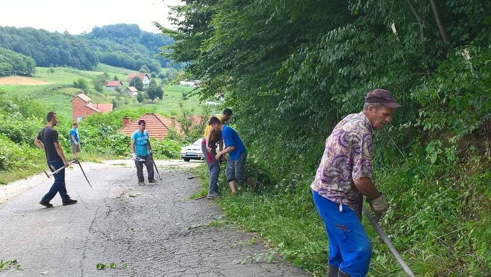 Radna akcija uređivanja puta u Križevićima