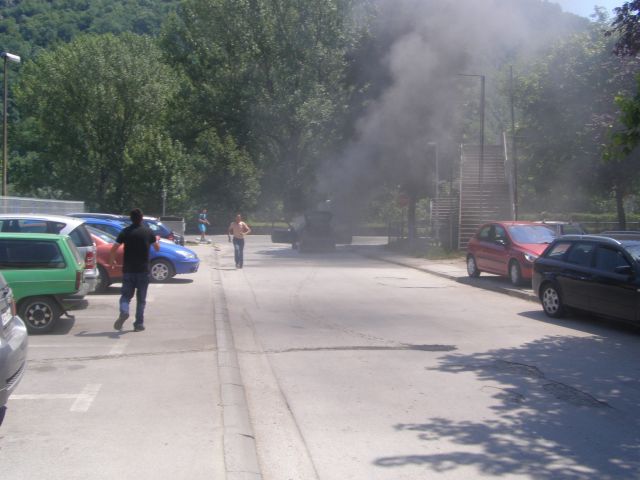 Izgorio golf na južnom ulazu u grad (FOTO)