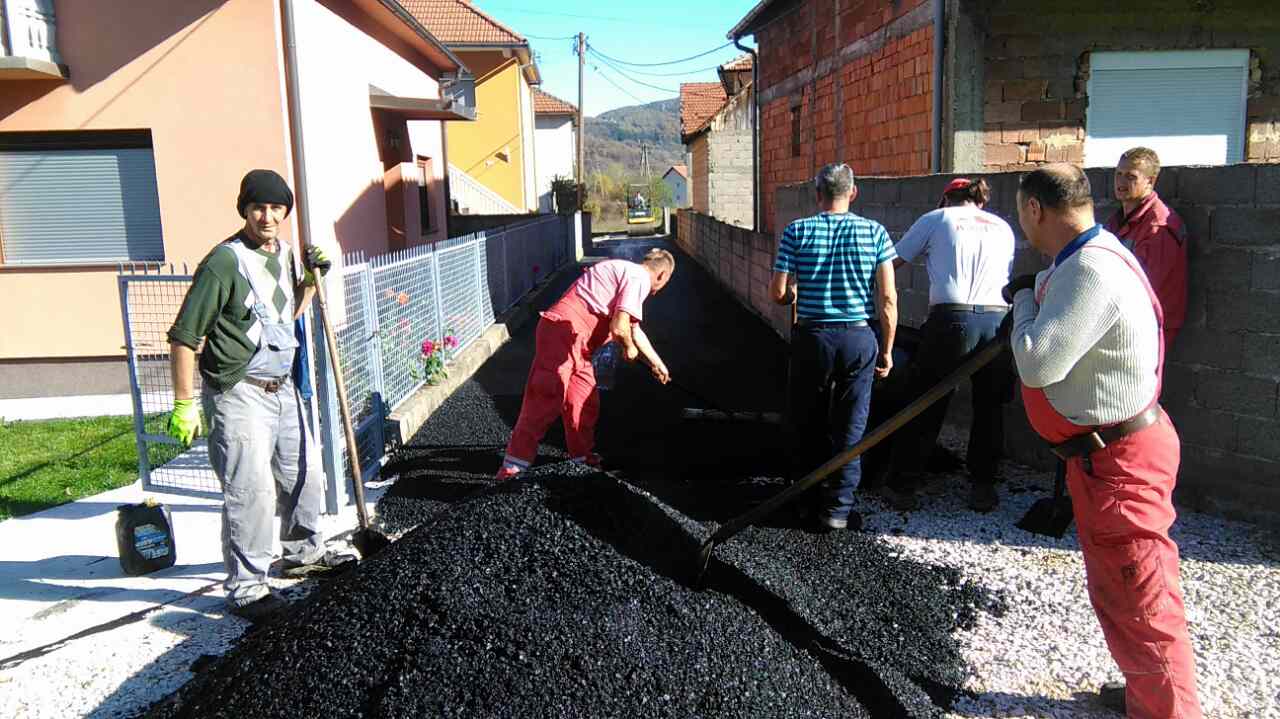 Završeno asfaltiranje ulice Buban u Kozluku (FOTO)