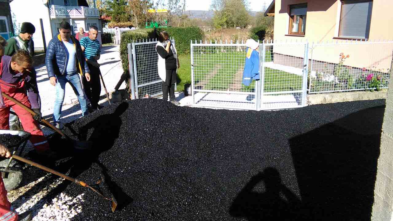 Završeno asfaltiranje ulice Buban u Kozluku (FOTO)