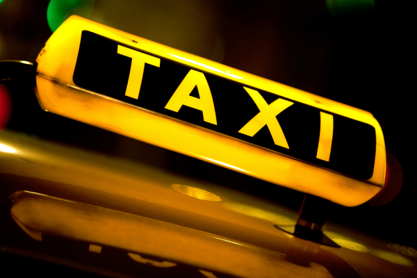 Nelegalni taksista se iživljavao nad djevojkom: Naplatio novčani dug silovanjem