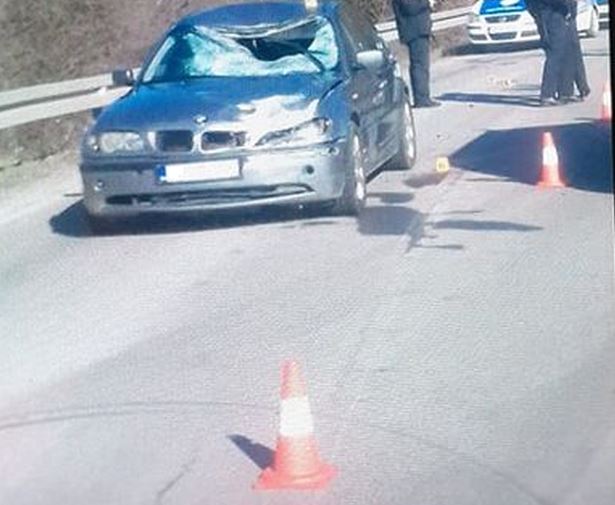 Jedan Zvorničanin zadobio povrede u saobraćajci kod Crne tačke na prevoju Crni Vrh kod Capardi (FOTO)