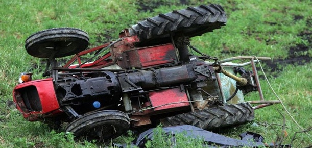 Živinice: Muškarac poginuo u padu sa traktoraŽivinice: Muškarac poginuo u padu sa traktora