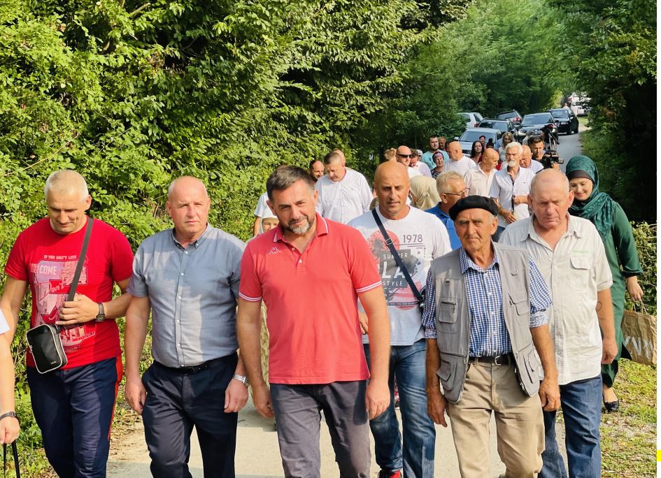 Svečanost u Čelišmanima: Završeno asfaltiranje lokalnog puta (FOTO/AUDIO)