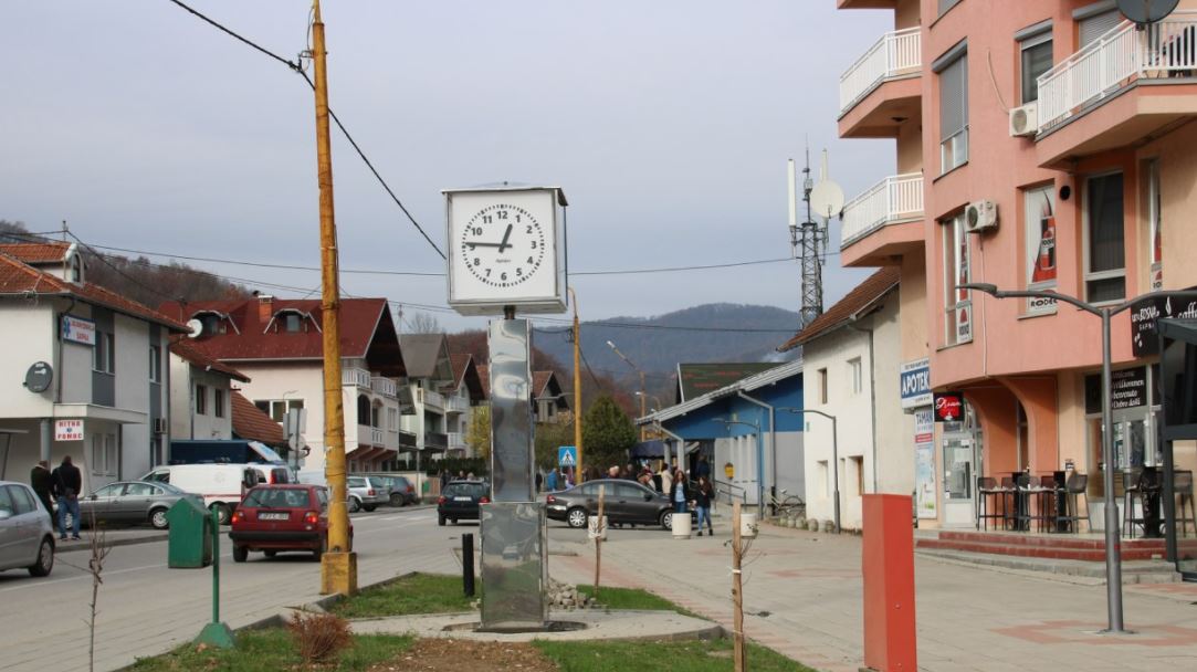 U centru Sapne postavljen četverostrani automatski sat (FOTO)