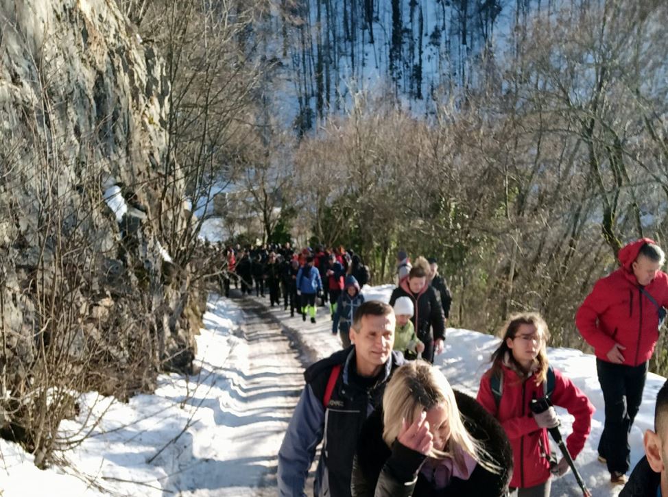 Zvorničani i ove godine u "Pohodu na Pjenovac", zvornički profesori ove godine na 50. jubilarnom pohodu (FOTO)