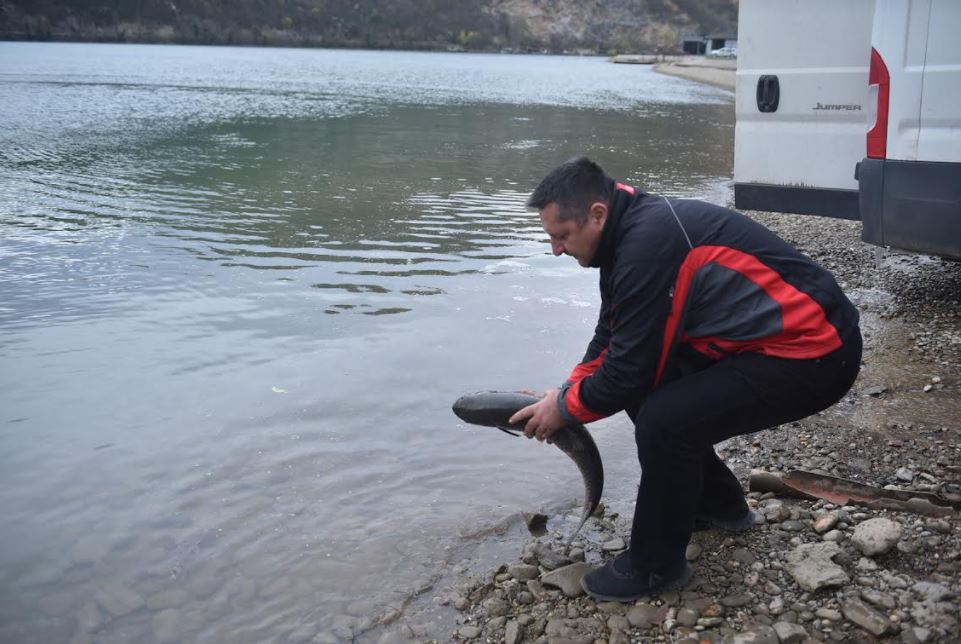 DONACIJA „ALUMINE“:  5.000 KM za poribljavanje Drine i Zvorničkog jezera (FOTO+VIDEO)