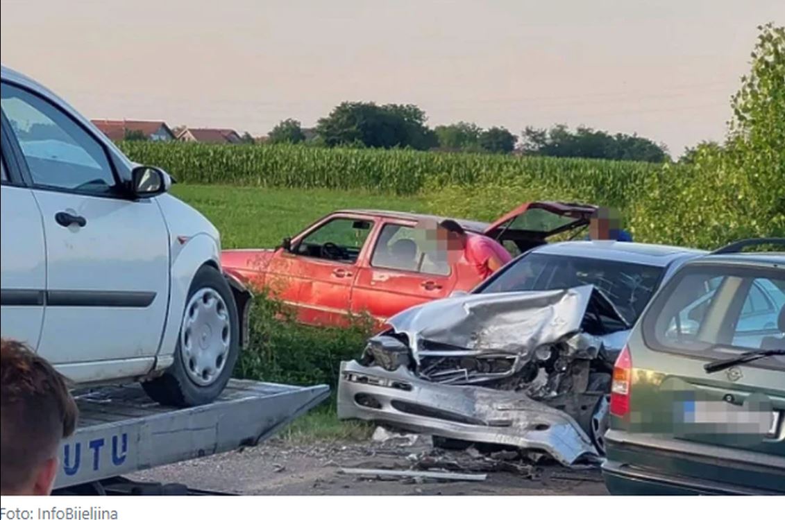 Tragičan epilog teškog sudara u Janji, jedno lice smrtno stradalo, poznat uzrok nesreće (FOTO)