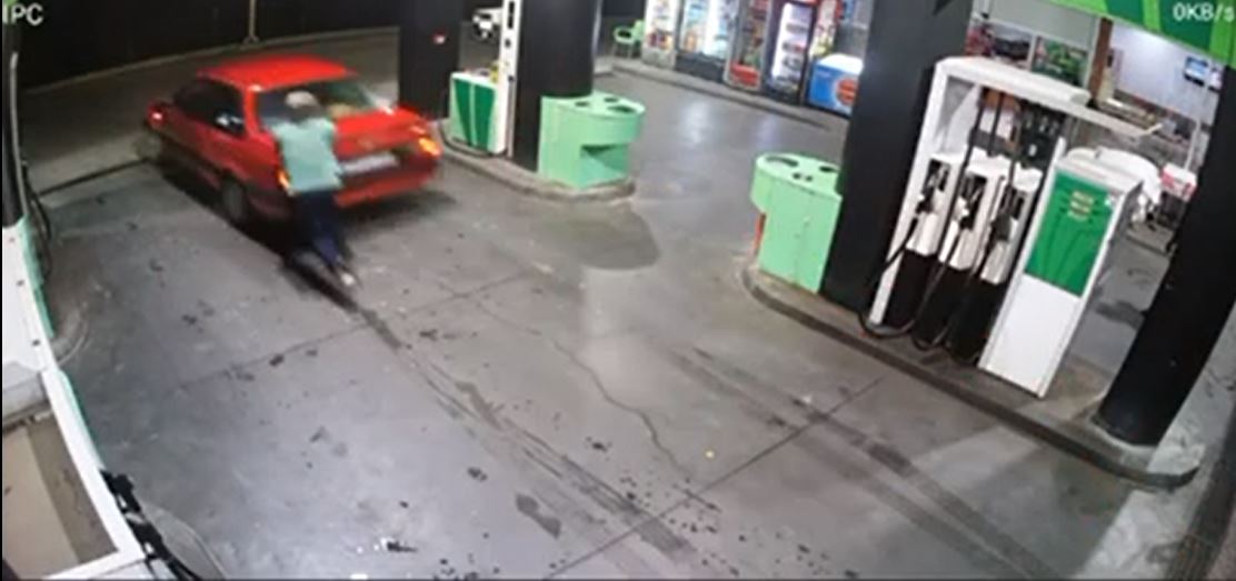 Identifikovan počinilac razbojništva na benzinskim pumpama u Šepku, pogledajte drugu krađu automobila (VIDEO)