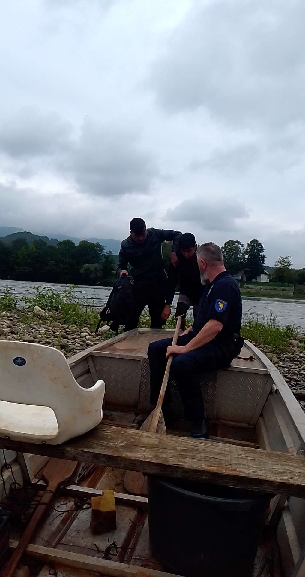 Migranti spašeni iz Drine u posljednji čas zahvaljujući ribočuvarima i graničarima, jedan migrant u teškom stanju (FOTO)