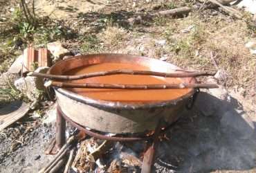 Tradicija pečenja pekmeza od jabuka i krušaka postoji stoljećima u BiH