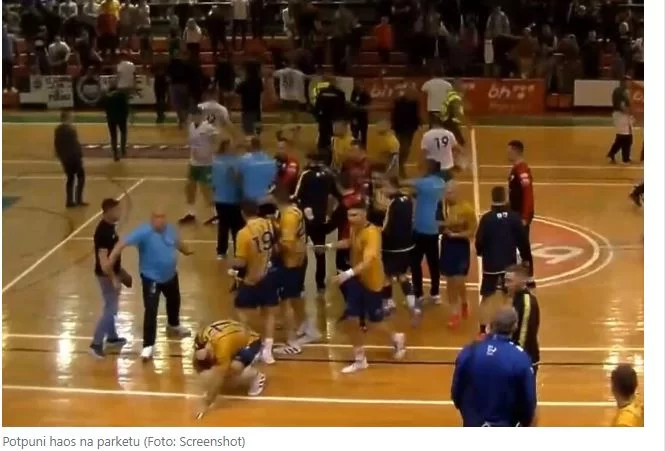 Navijači tukli sudije i igrače nakon rukometne utakmice u Visokom (VIDEO)