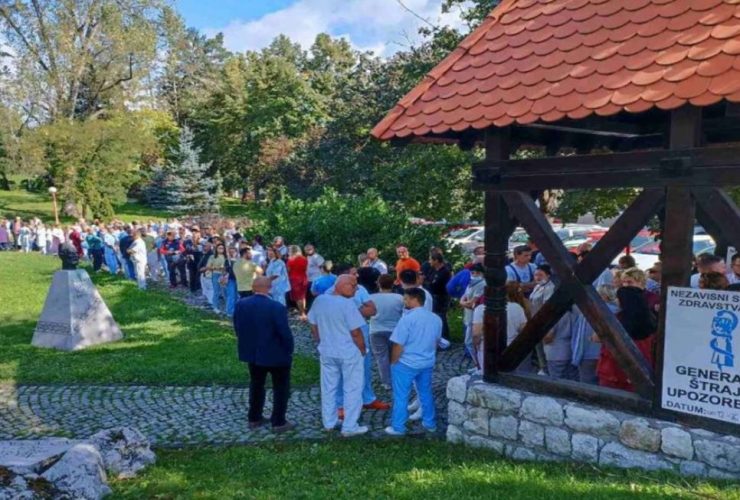 Radnici u zdravstvu Tuzlanskog kantona stupili u generalni štrajk