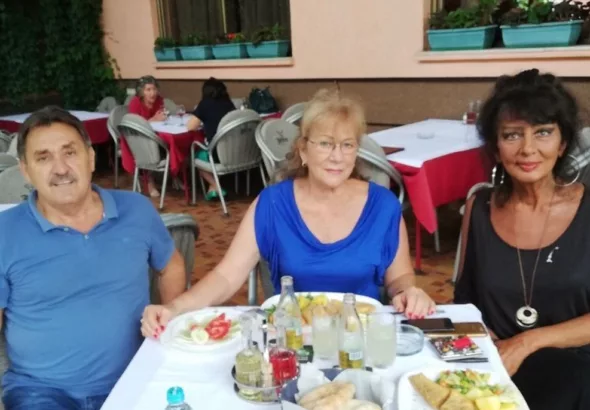 Zvorničanka Jasminka Šipka, najpoznatija spikerica Bosne i Hercegovine govorila u podkastu N1 televizije o čudnim situacijama doživljenim u studiju, obuci... (VIDEO)