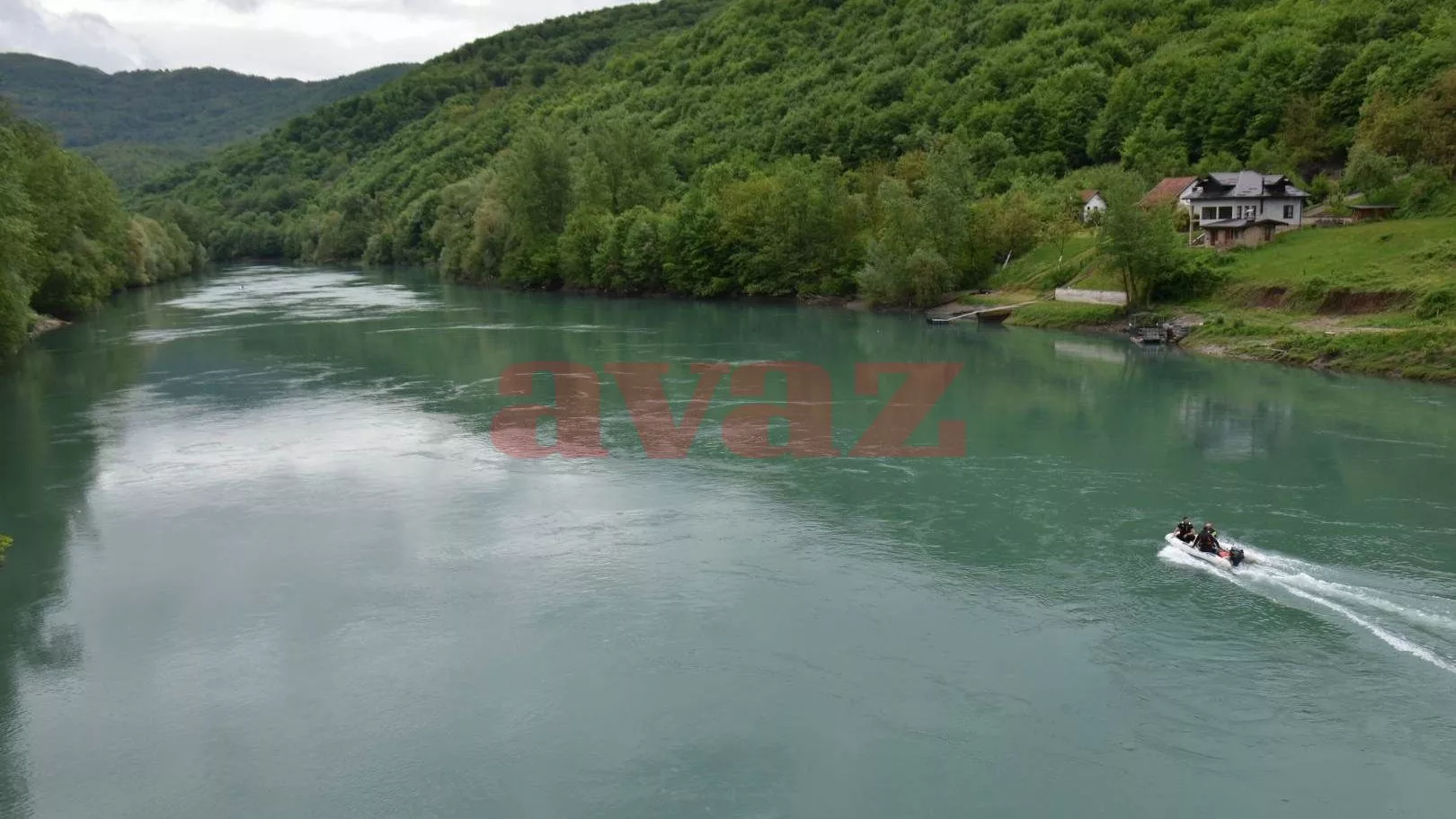 Novo samoubistvo skokom u nabujalu Drinu, beživotno tijelo izvučeno u drugoj opštini
