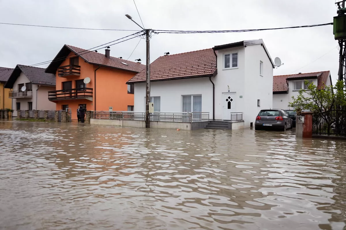 Poplave donijele vanredno stanje u Bihaću i drugim gradovima na rijekama Una i Sana