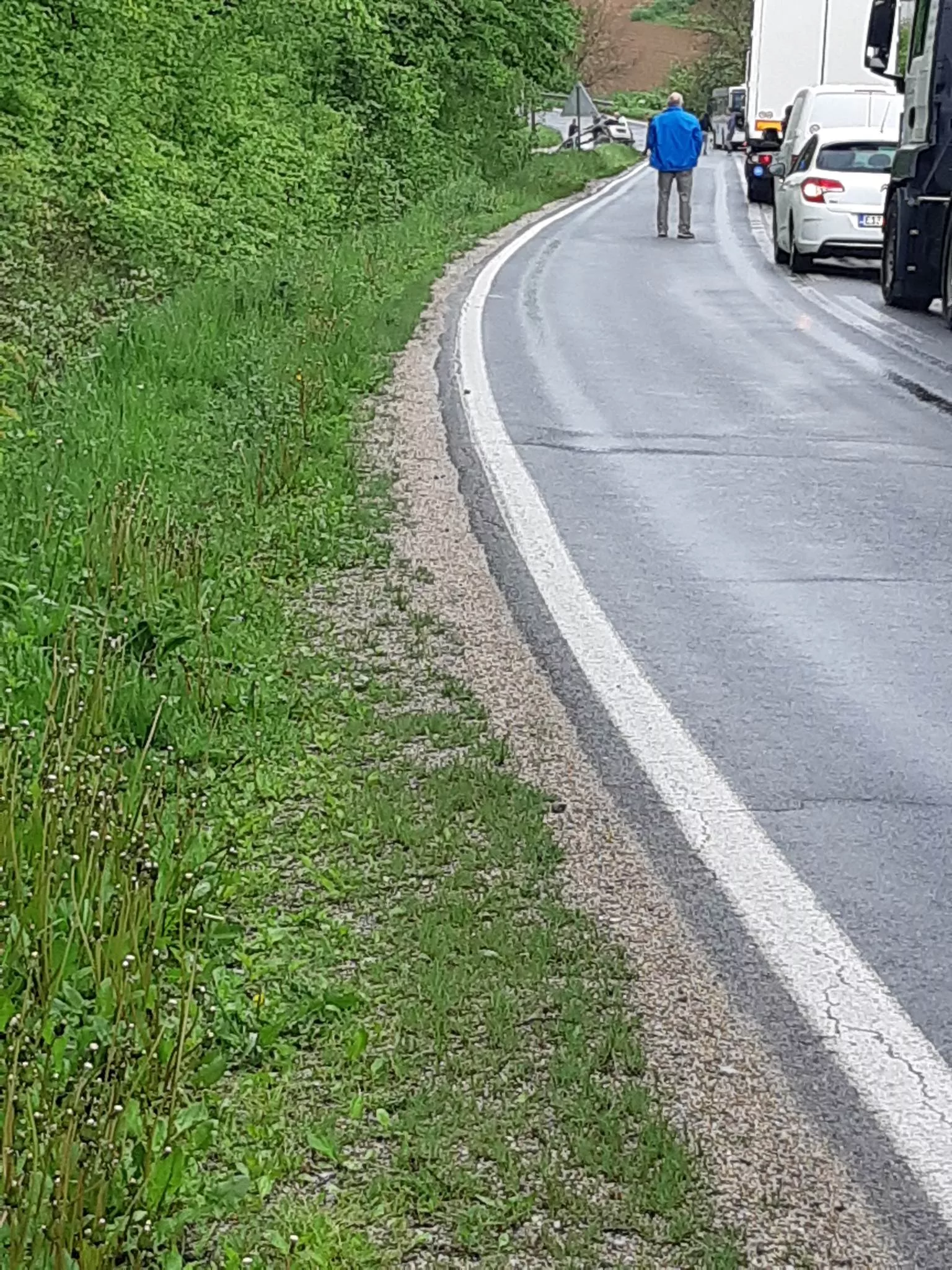 https://zvornicki.ba/sudar-autobusa-i-automobila-na-crnom-vrhu-jedna-osoba-povrijedena-saobracaj-normalizovan-nakon-sat-vremena/