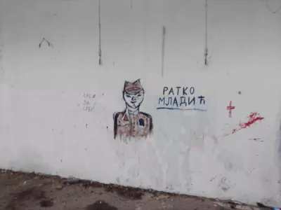 Obilježena godišnjica svirepog zločina u Drinjači, porodice ubijenih razočarene zbog uvredljivih grafita na mjestu zločina (FOTO)
