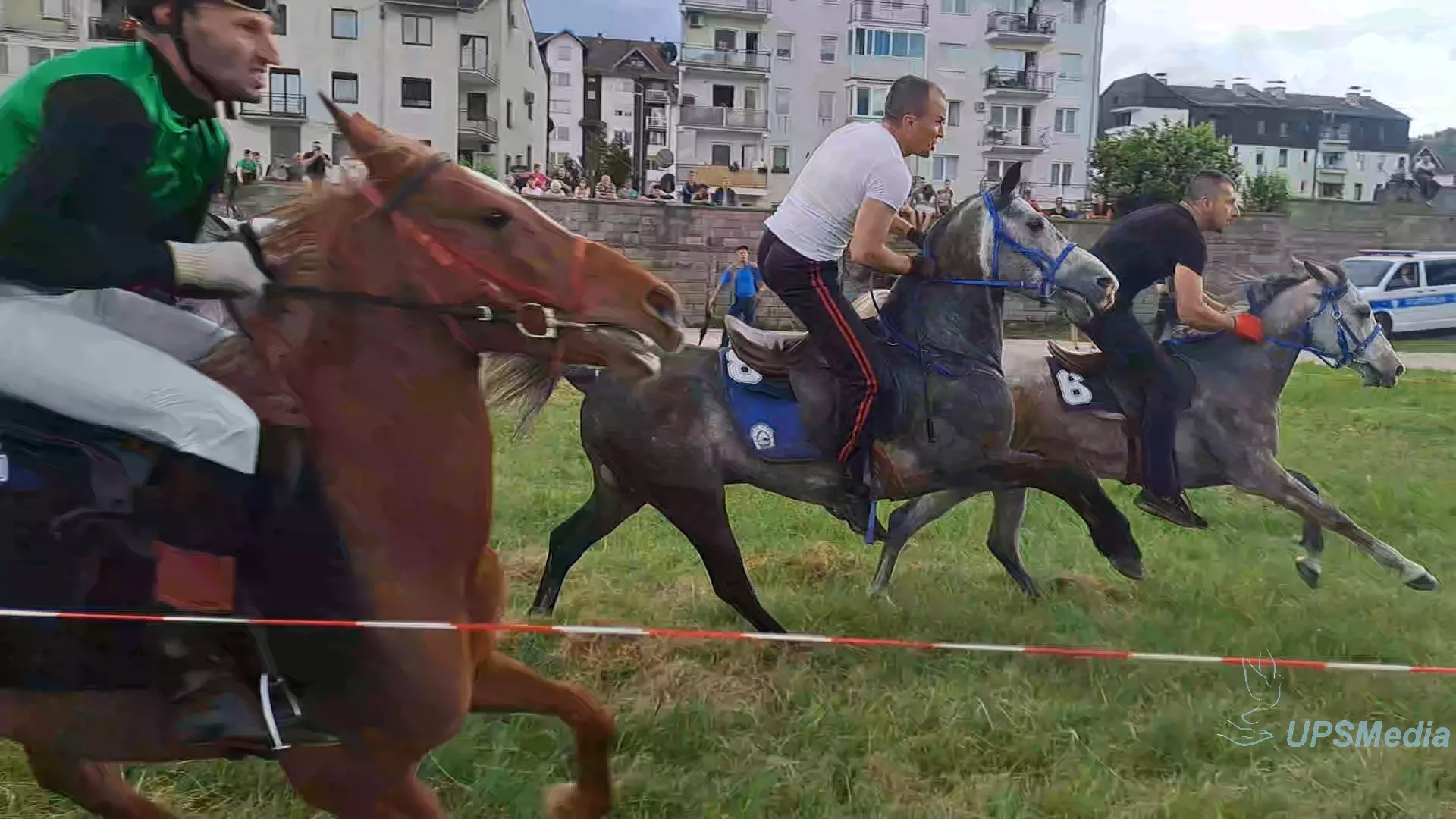 U Bratuncu uspješno organizovane konjičke trke (FOTO)