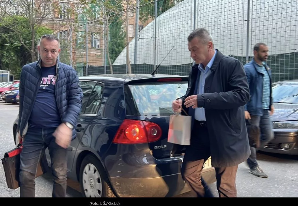 Načelnik Općine Stari Grad Ibrahim Hadžibajrić uhapšen i doveden u prostorije MUP-a KS