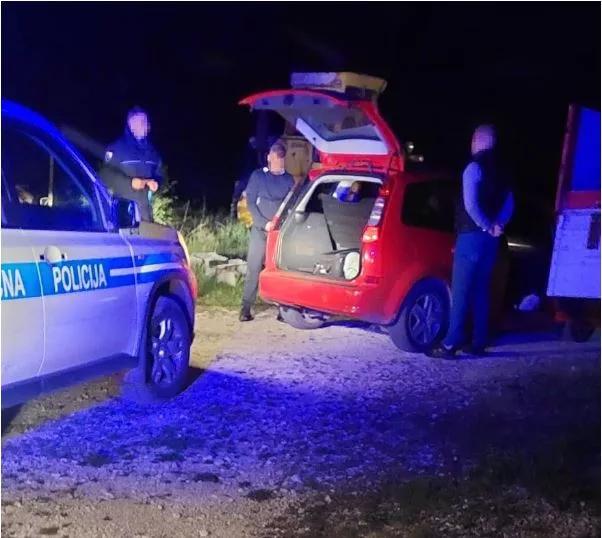 Pripadnici GPBiH u operativnoj akciji “Teret” spriječili krijumčarenje 17 državljana Turske (FOTO)