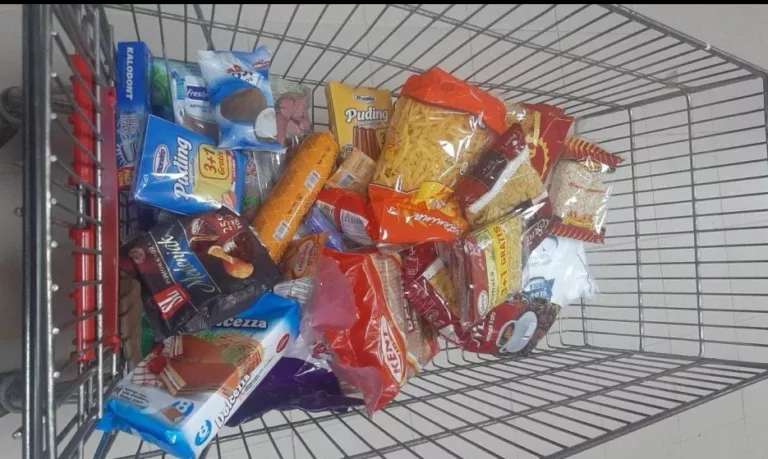 Nikad ne bi trebalo da ih kupite: Tri najgore namirnice na policama supermarketa