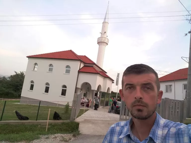 Nurif Čivić lider Udruženja "Srcem za Podrinje" dobitnik priznanja Grada Zvornik, za godinu dana rada Udruženja stotine hiljada maraka pomoći najugroženijim