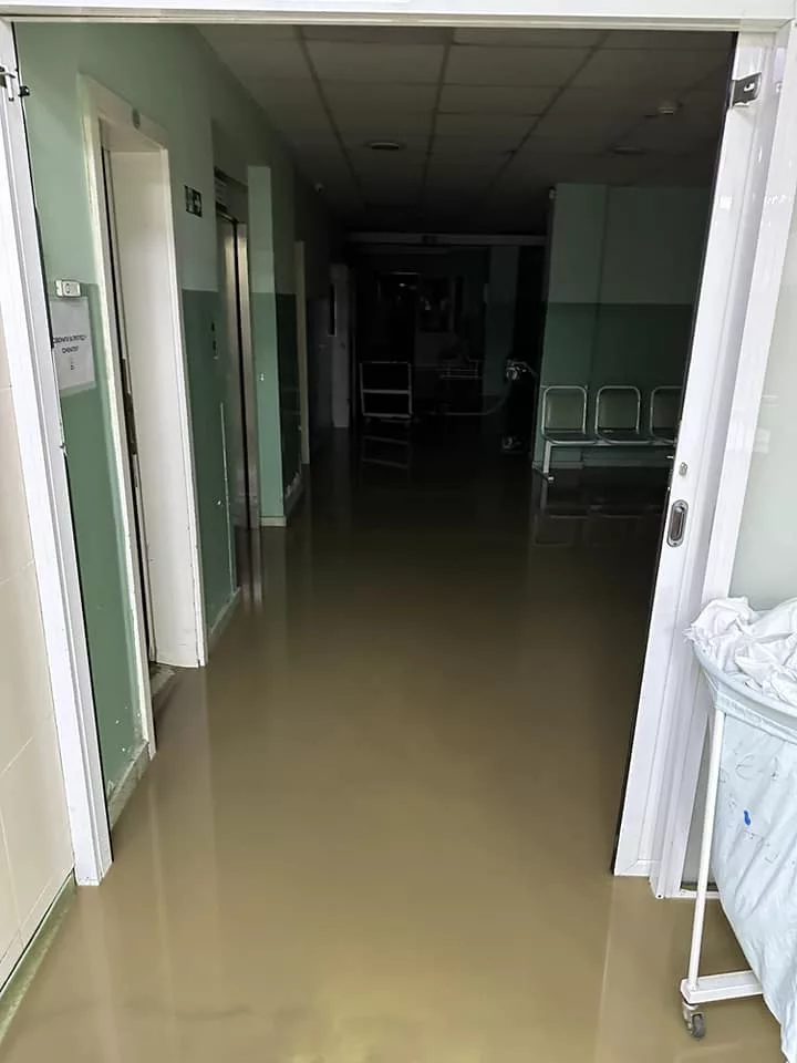 Katastrofa u Loznici, vodena bujica prodrla u bolnicu i uništila CT skener (FOTO)