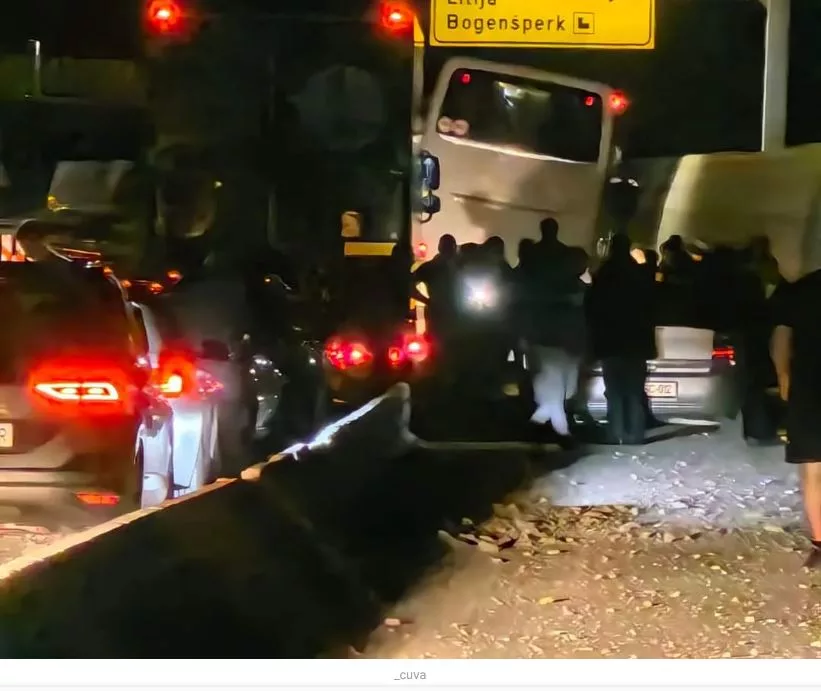 Zatvoren auto-put u Sloveniji, autobus iz BiH imao nezgodu (FOTO)