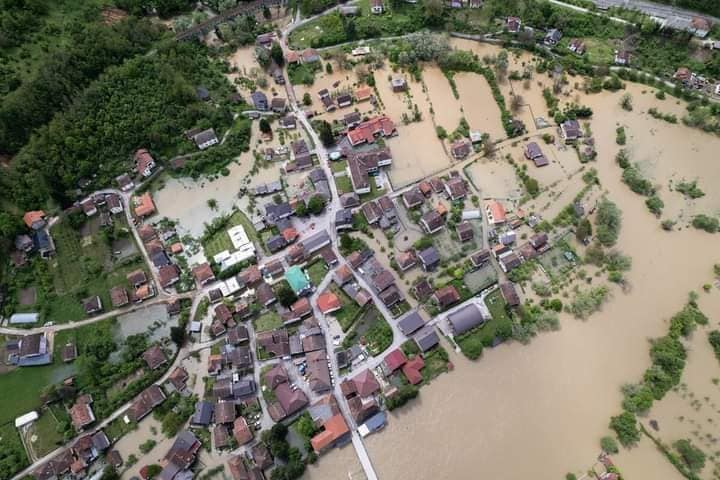 U Bihaću poplavljeno više od 200 kuća, Una i Sana rastu, velike štete u Krupi, Kostajnici, Novom, Prijedoru... (FOTO)