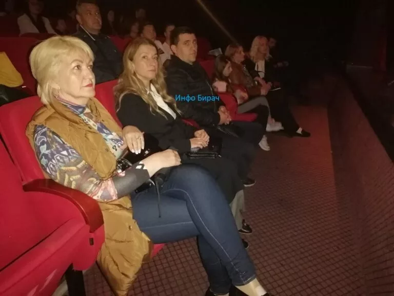 Učenici zvorničkog TŠC-a održali humanitarni koncert – prikupljaju novac za liječenje Đorđa Jovanovića i Mine Pošarac