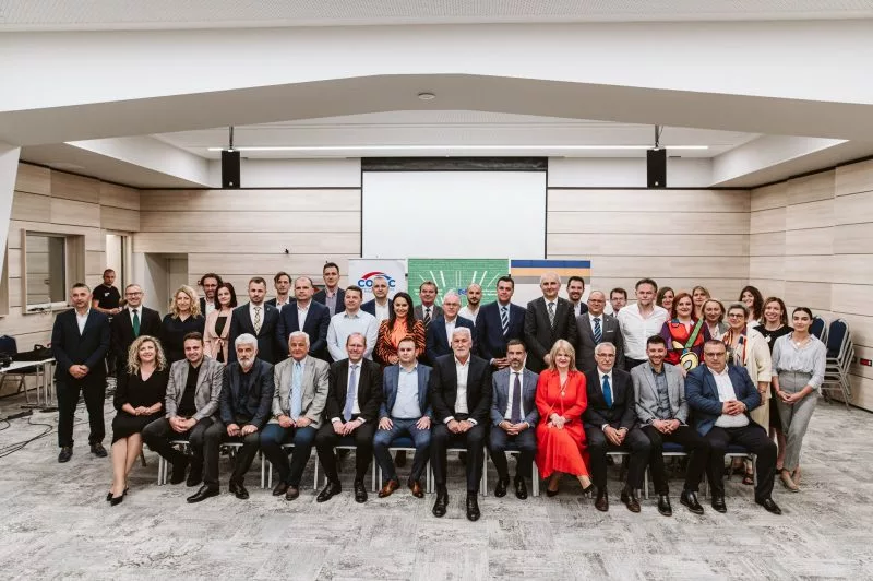 Gradonačelnik Bojan Ivanović na sjednici dva saveza opština i gradova