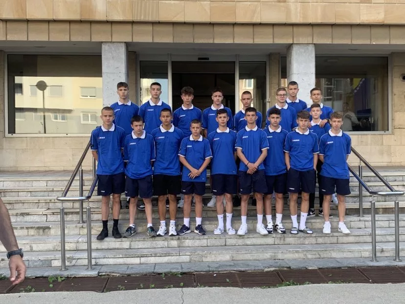 Podrinjska djeca Tarik Čirak, Semir Sejdinović i Amar Muhamedbegović osvjetlali obraz kantonalnoj pionoriskoj selekciji TK na prvenstvu FBiH u fudbalu (FOTO)