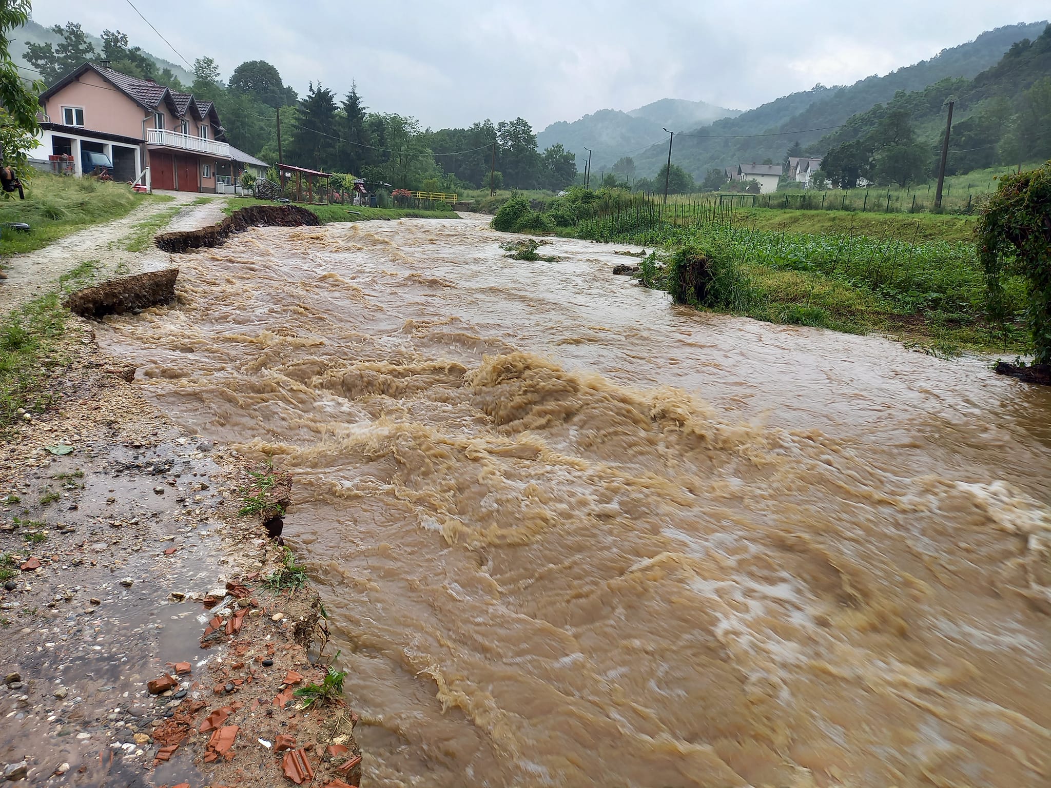 Poplave i klizišta na području opštine Srebrenica (FOTO)