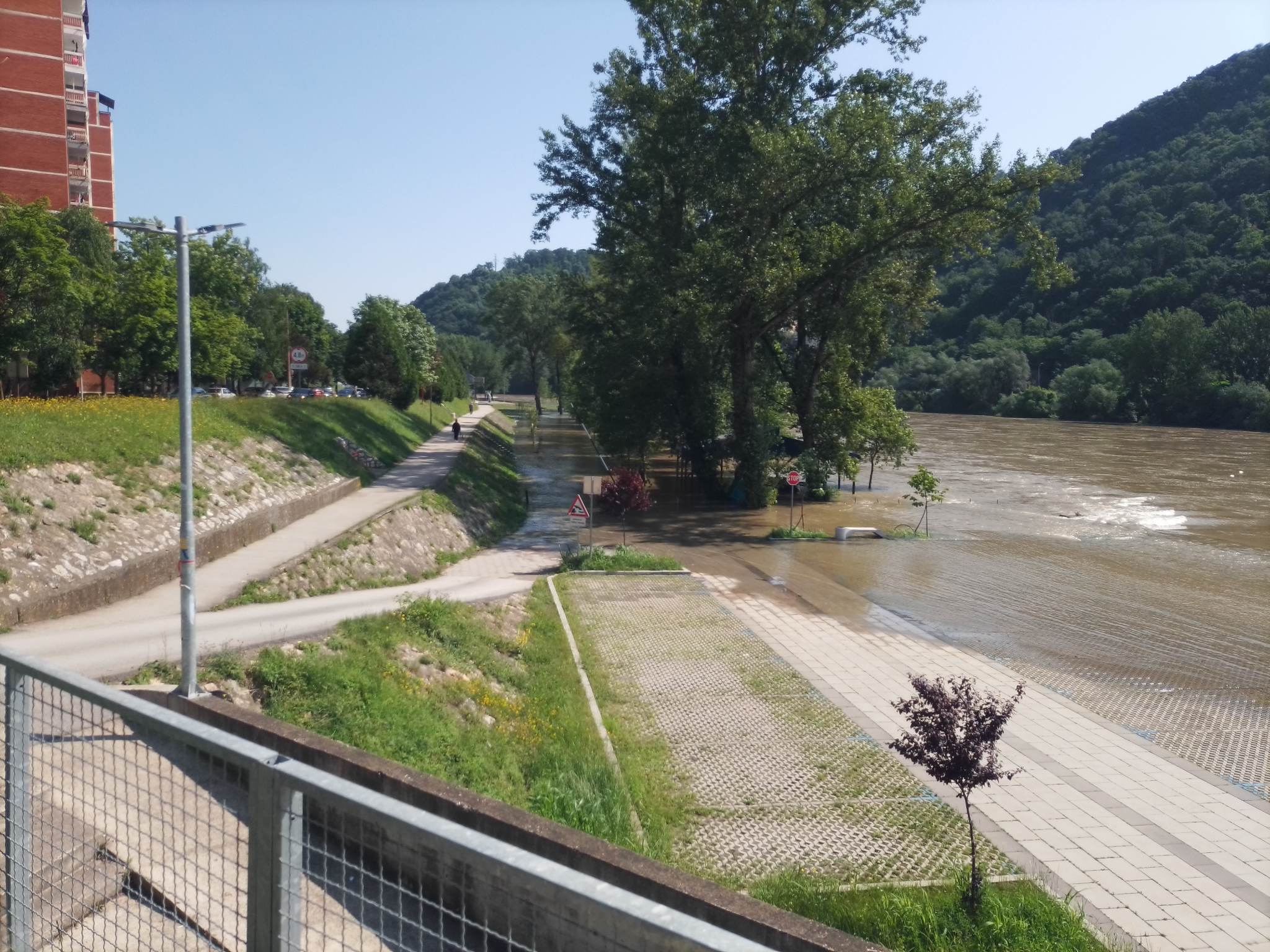 Napad nožem na obali rijeke Drine u Zvorniku