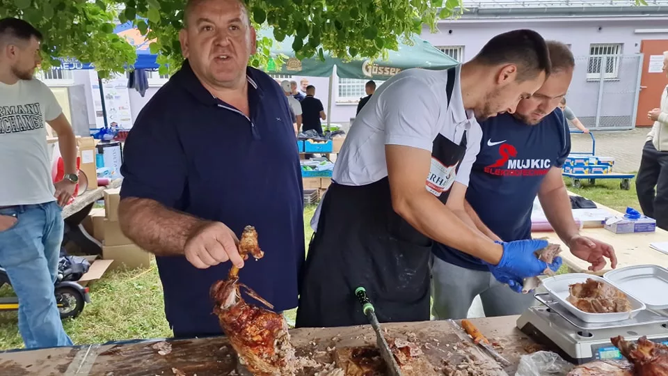 U Beču organizovan veliki bosanski teferič i to peti po redu u organizaciji IC "Ebu Hanife" (FOTO)