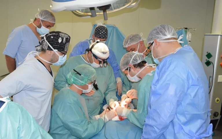 Ljekari Tuzle i Zenice uspješno obavili transplantaciju dva bubrega pacijentima iz Sarajeva