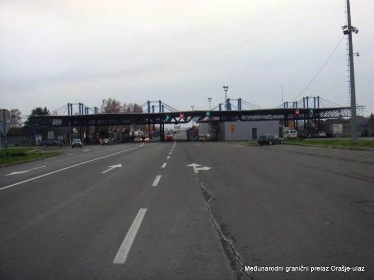 Pokušao podmititi carinika u Orašju sa 50 KM, dobio osuđujuću presudu