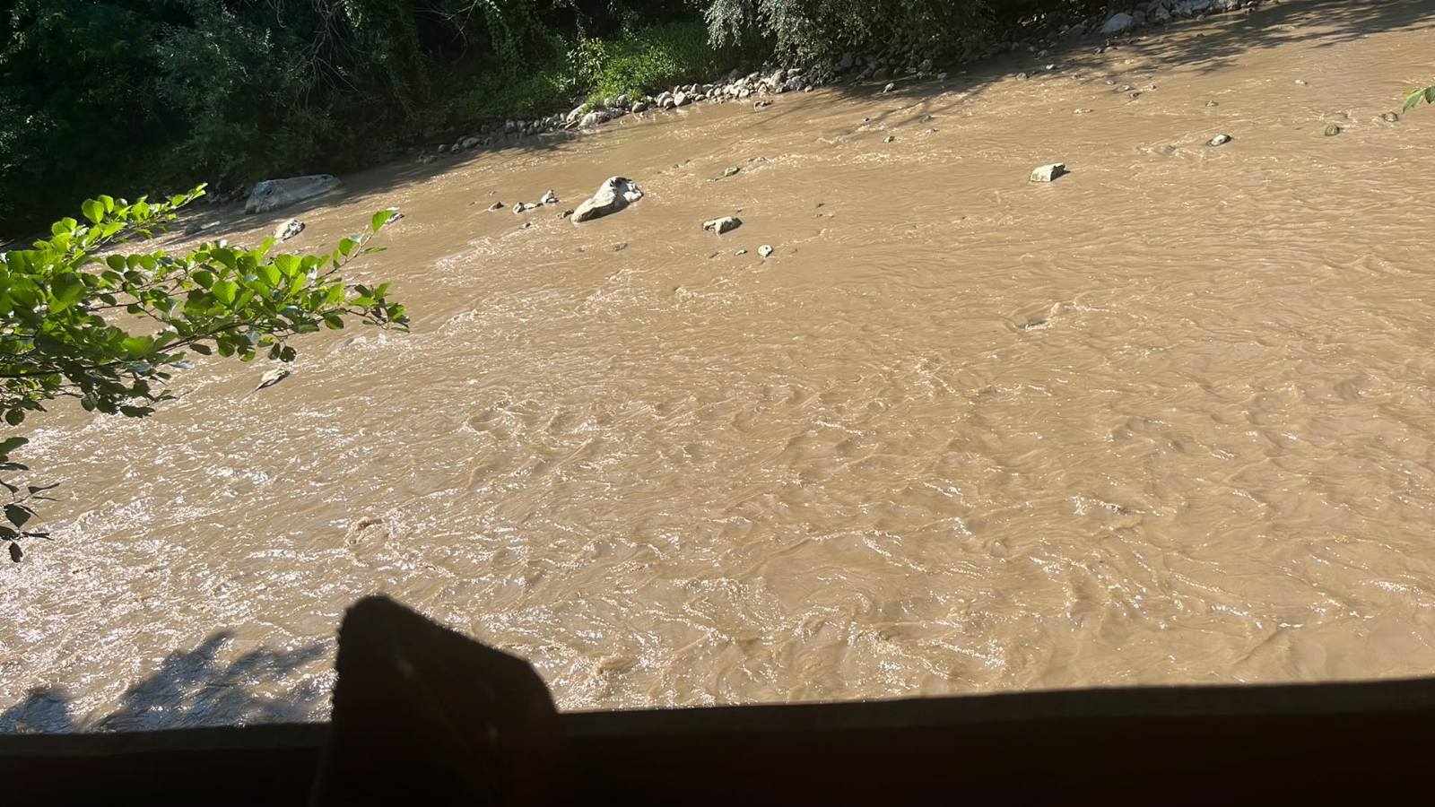 Ekološka katastrofa u rijeci Drinjači kroz zvorničko naselje Glodi (FOTO)