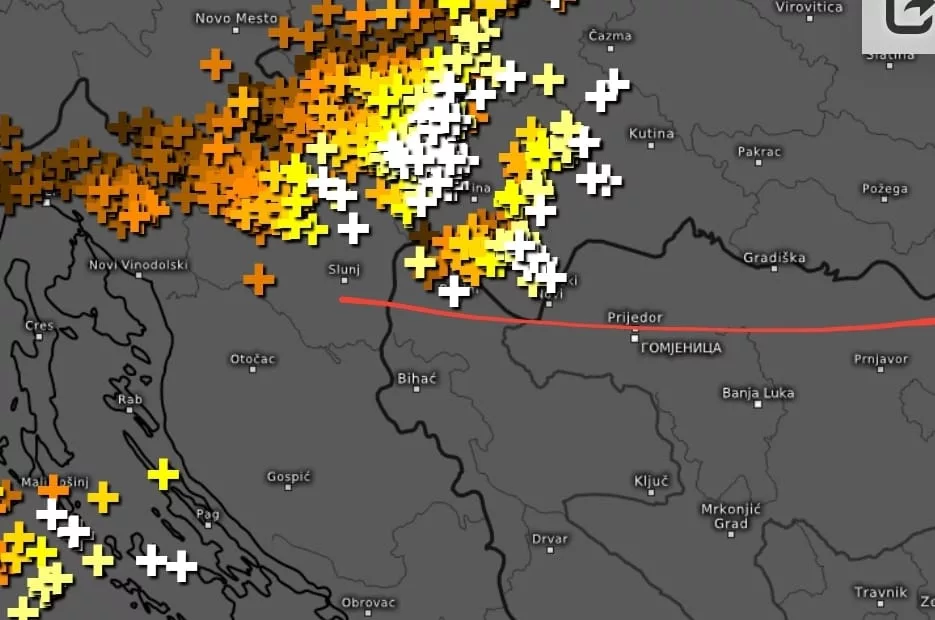 Novo olujno nevrijeme stiglo u BiH, kreće se uz Savu, led veličine ping pong loptice padao u Kostajnici (FOTO)