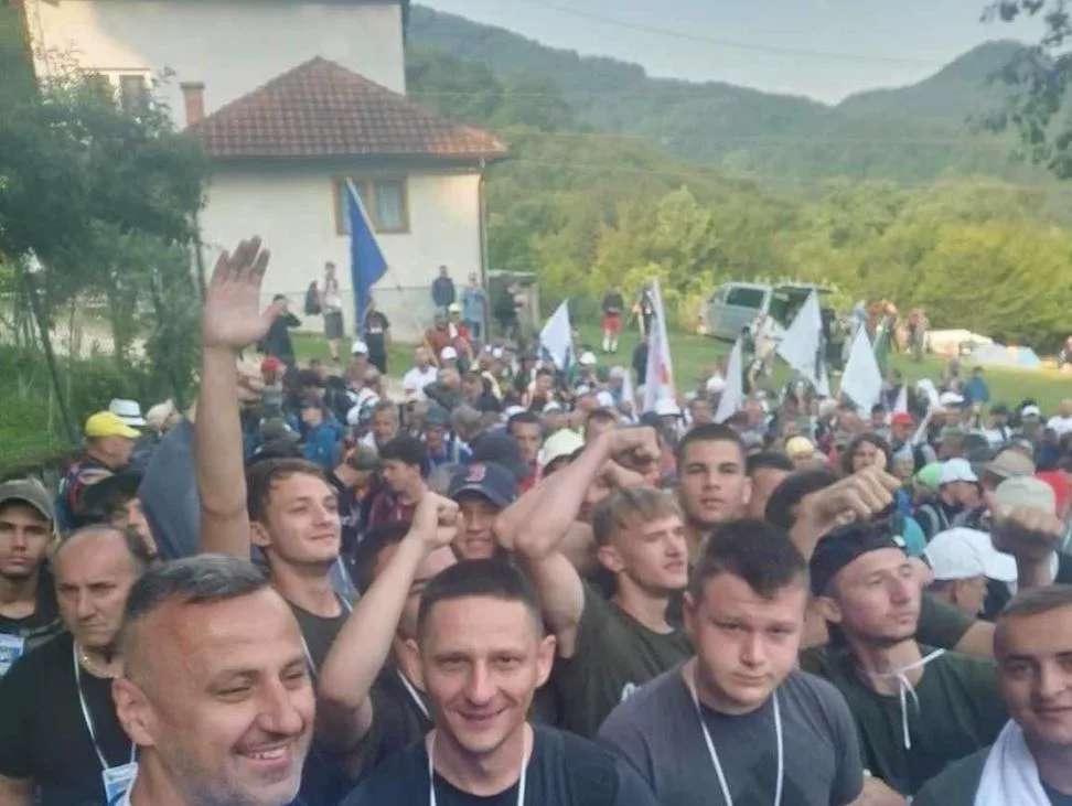 Učesnici "Marša mira" krenuli iz kampa Mravinjci u posljednju dionocu marširanja (FOTO)