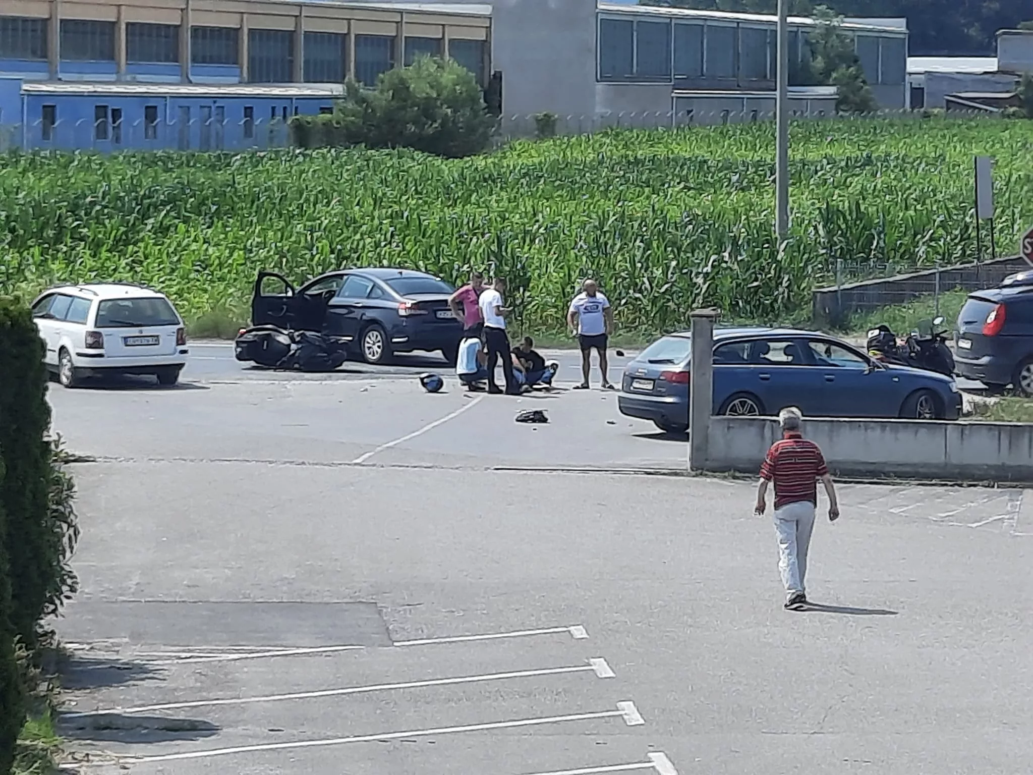Jedna osoba zadobila povrede u saobraćajnoj nezgodi u Čelopeku (FOTO)