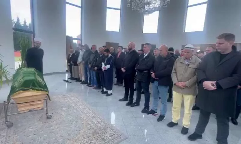 Veliki broj prijatelja i rodbine oprostili se i klanjali dženazu Senahidu Bijeljinicu u Beču (FOTO)