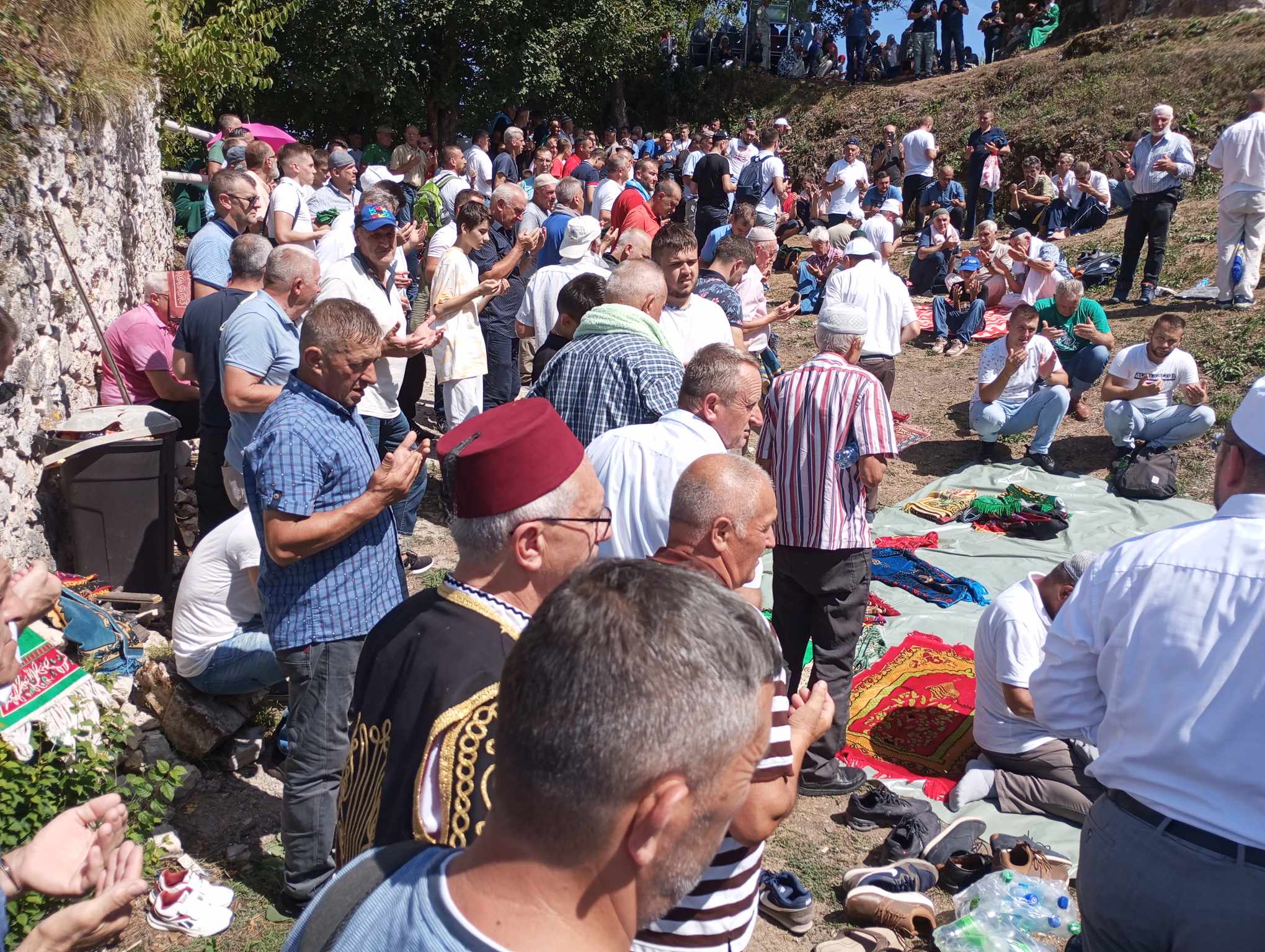 U džamiji Kušlat kod Zvornika klanjan tradicionalni džuma-namaz i proučena Dova za domovinu  (FOTO)