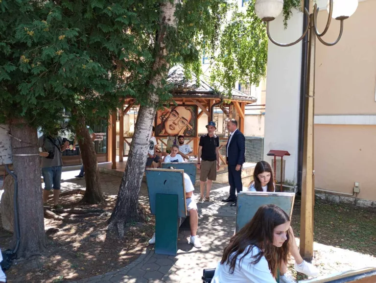 Gradonačelnik posjetio izlagače na bazaru i učesnike likovne kolonije "Paleta" (FOTO+VIDEO)