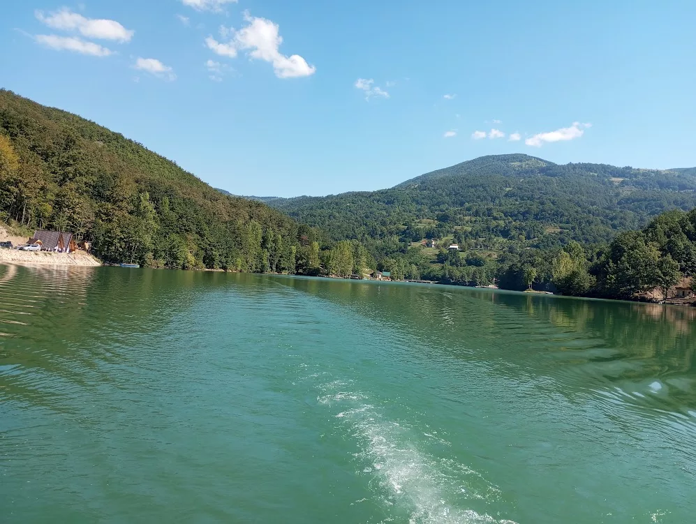 Počela akcija prikupljanja novčanih sredstava za asfaltiranje puta do jednog od najljepših sela u Podrinju i srednjovjekovnog grada na Drini