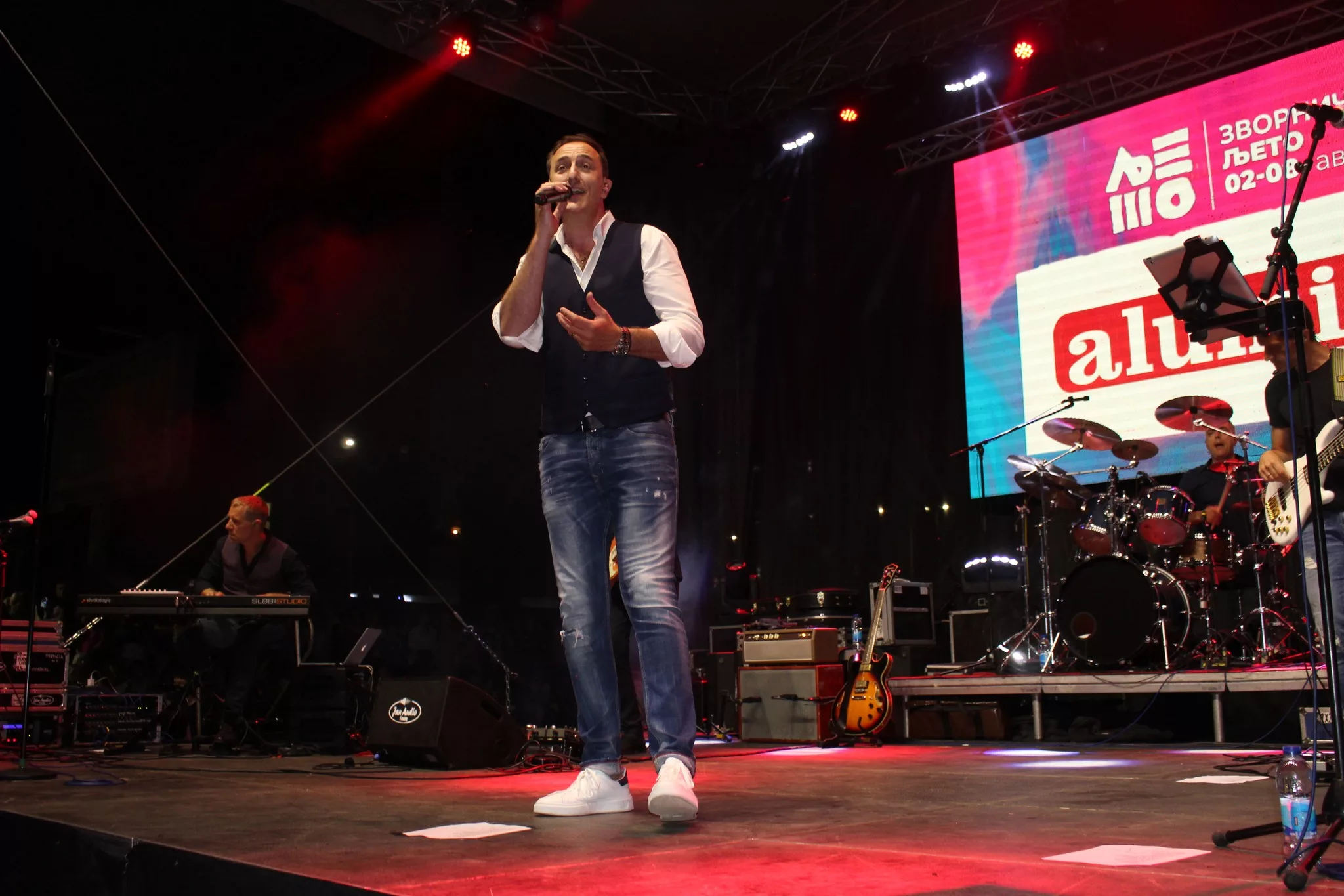 Otvoreno “Zvorničko ljeto” uz spektakularan vatromet i veličanstven koncert Sergej Ćetkovića na gradskoj plaži (FOTO+VIDEO)