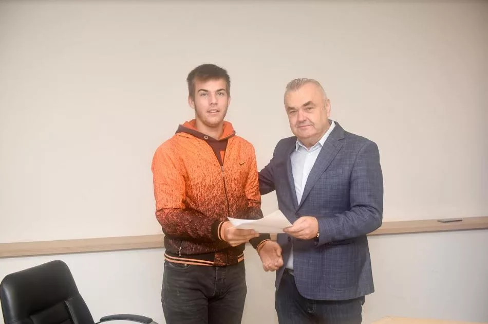   „ALUMINA“: Posao za 60 novih radnika (FOTO)