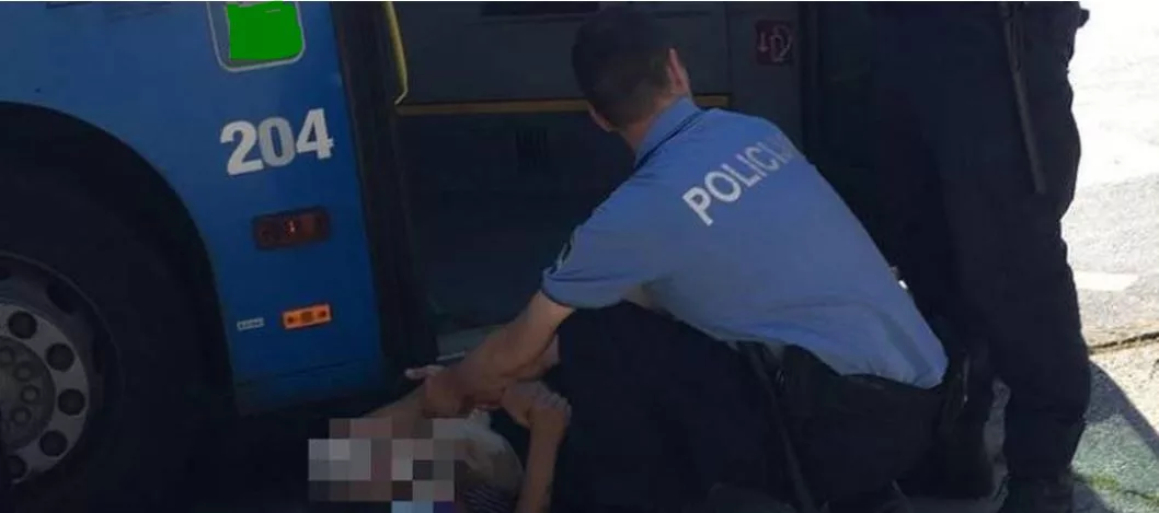Na putu iz EU prema BiH posvađali se u autobusu, jedan potegao nož, ostali putnici spriječili krvoproliće