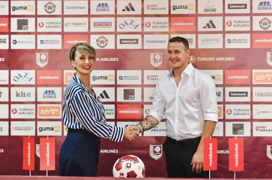 FK SARAJEVO DOBIO POJAČANJE: Meridianbet uz bordo porodicu 